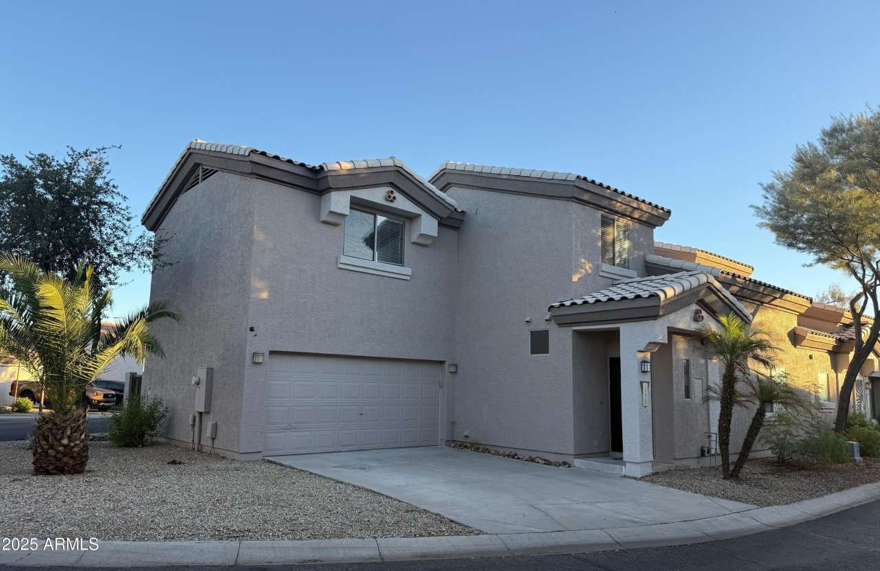 15825 N HIDDEN VALLEY Lane