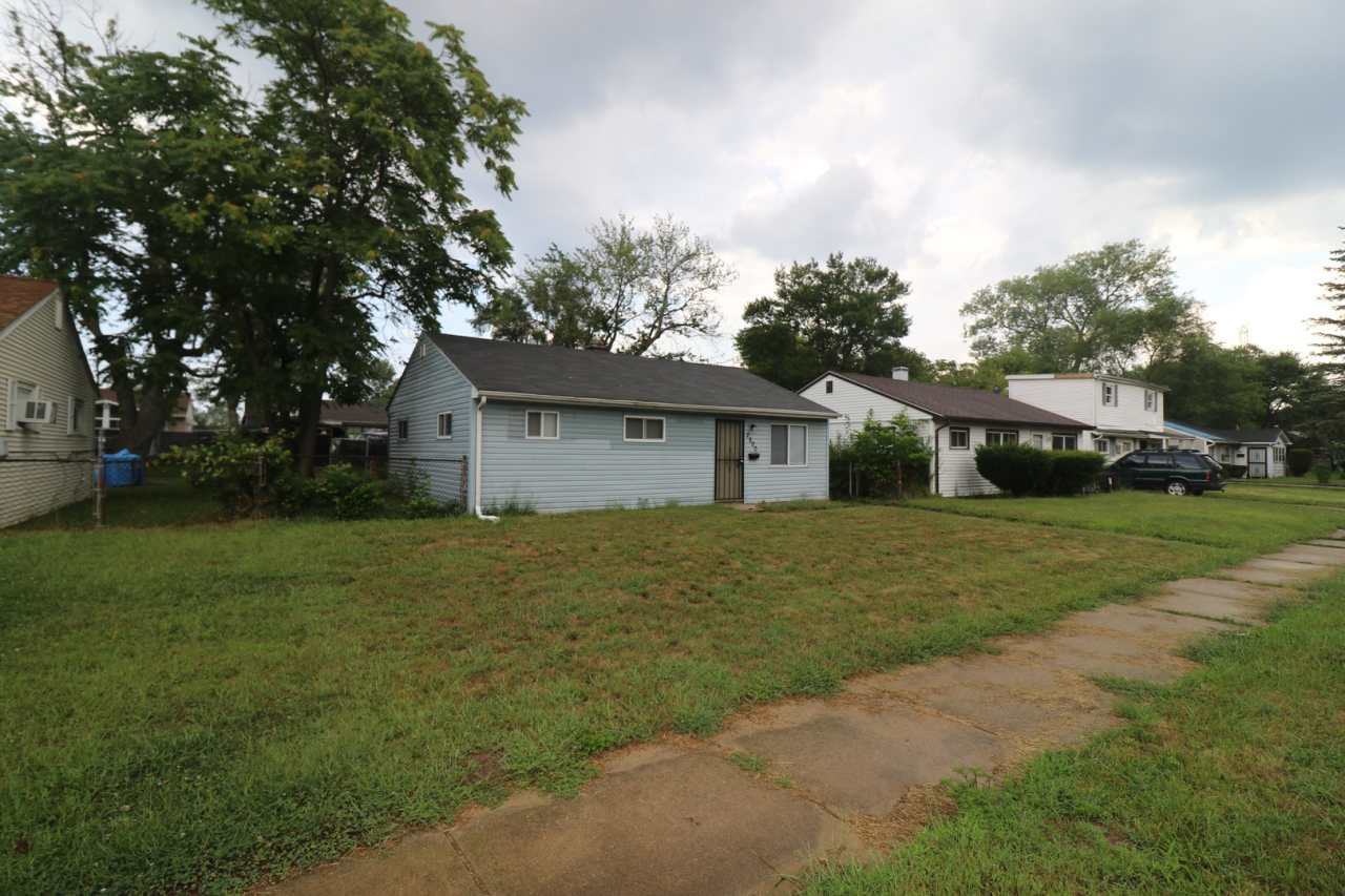 Home Close to Highway