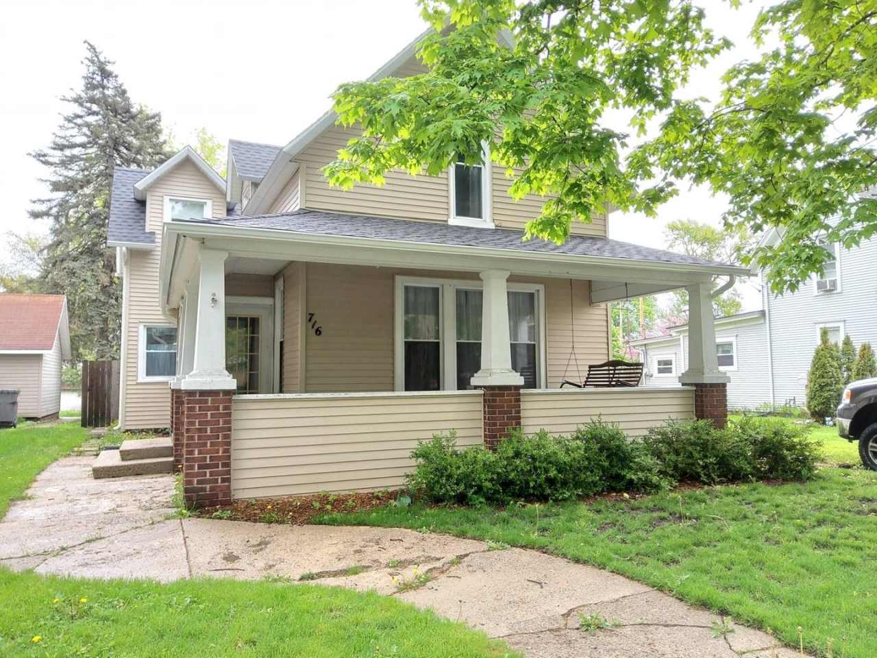 3 Bedroom 2 Bathroom Home in Goshen!