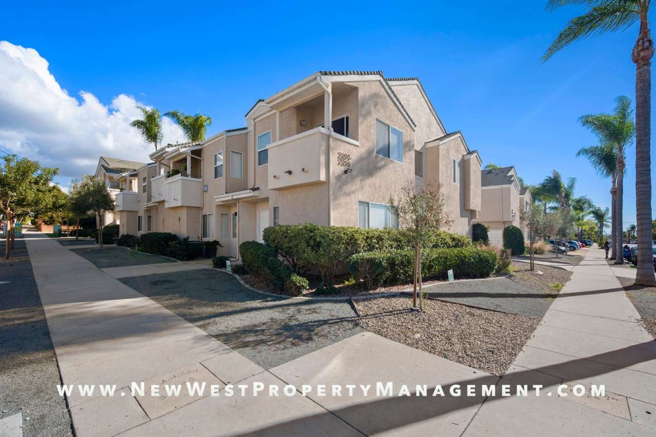 Exquisite North Park/University Heights Townhome, Small Pet Ok!