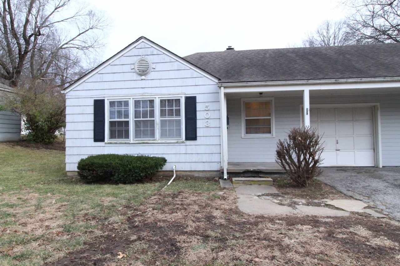 February FREE On This 1 Bedroom 1 Bath Duplex in Navy Hill Area in Olathe