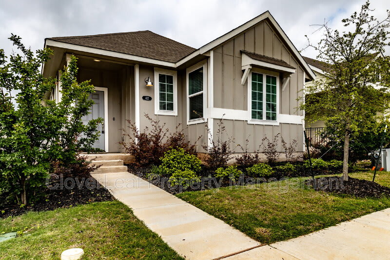 412 Hortus Dr