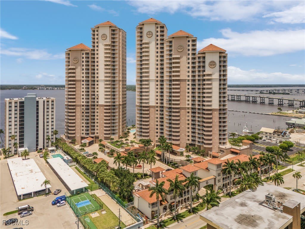 2104 W First Street unit: 704