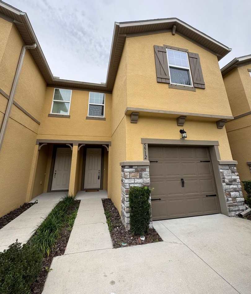 Beautifully maintained 3-bedroom, 2.5-bath townhome