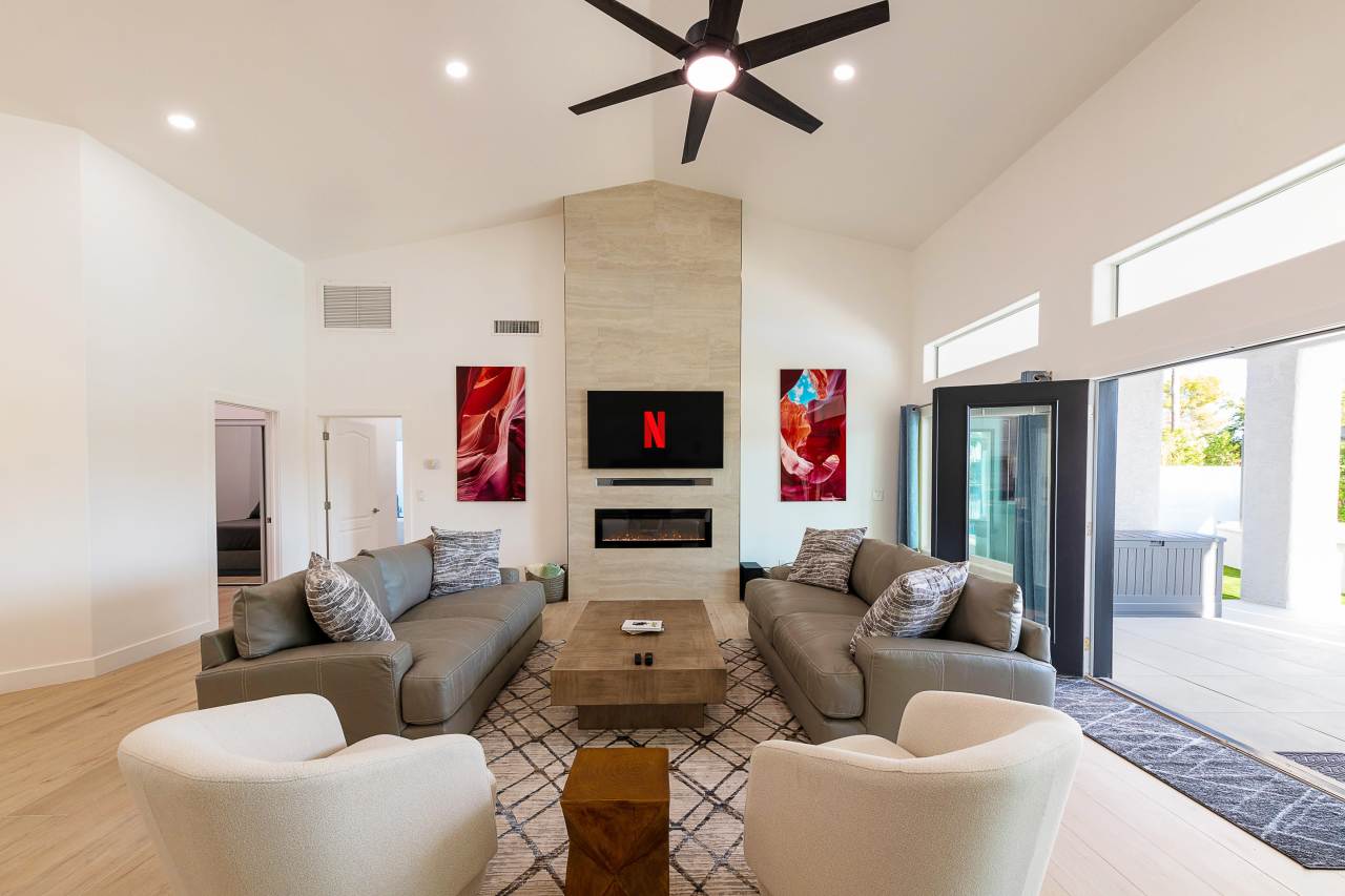 1710 E Queen Palm Dr