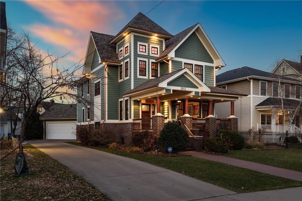 2012 W Laurel Avenue