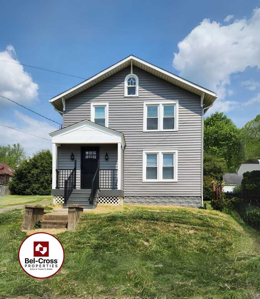 3 Bed/2 Bath House Located in Suncrest Lawncare included - Available 06/04/2026