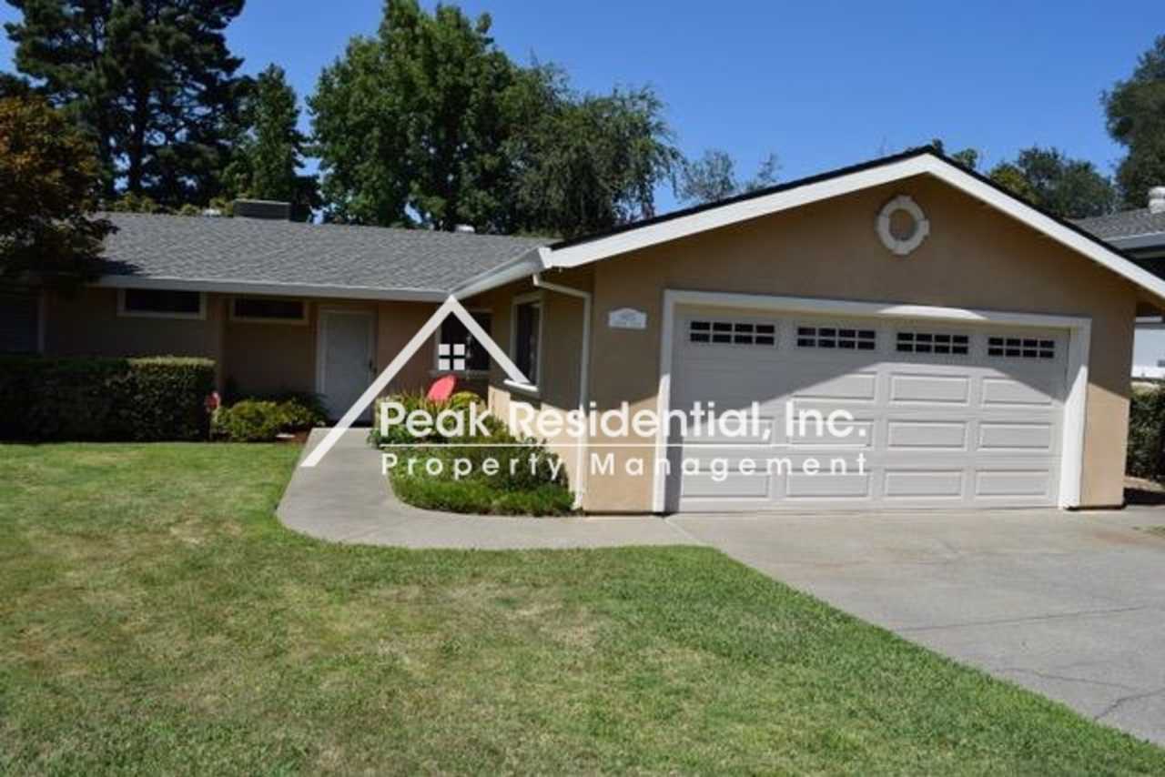 Wonderful Orangevale 3bd/2ba Home with Spacious Yard!