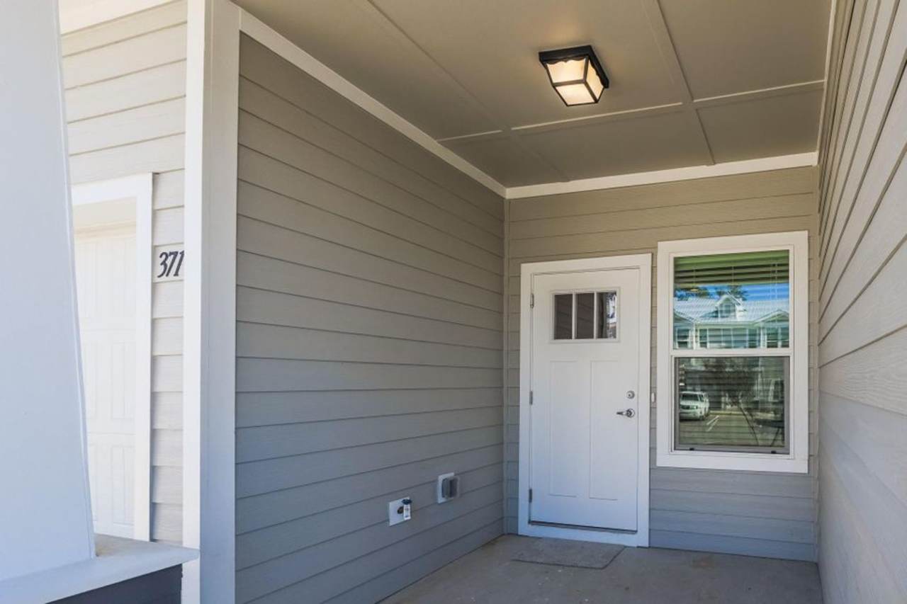 Sand Palm Rd N 332 - Savannah