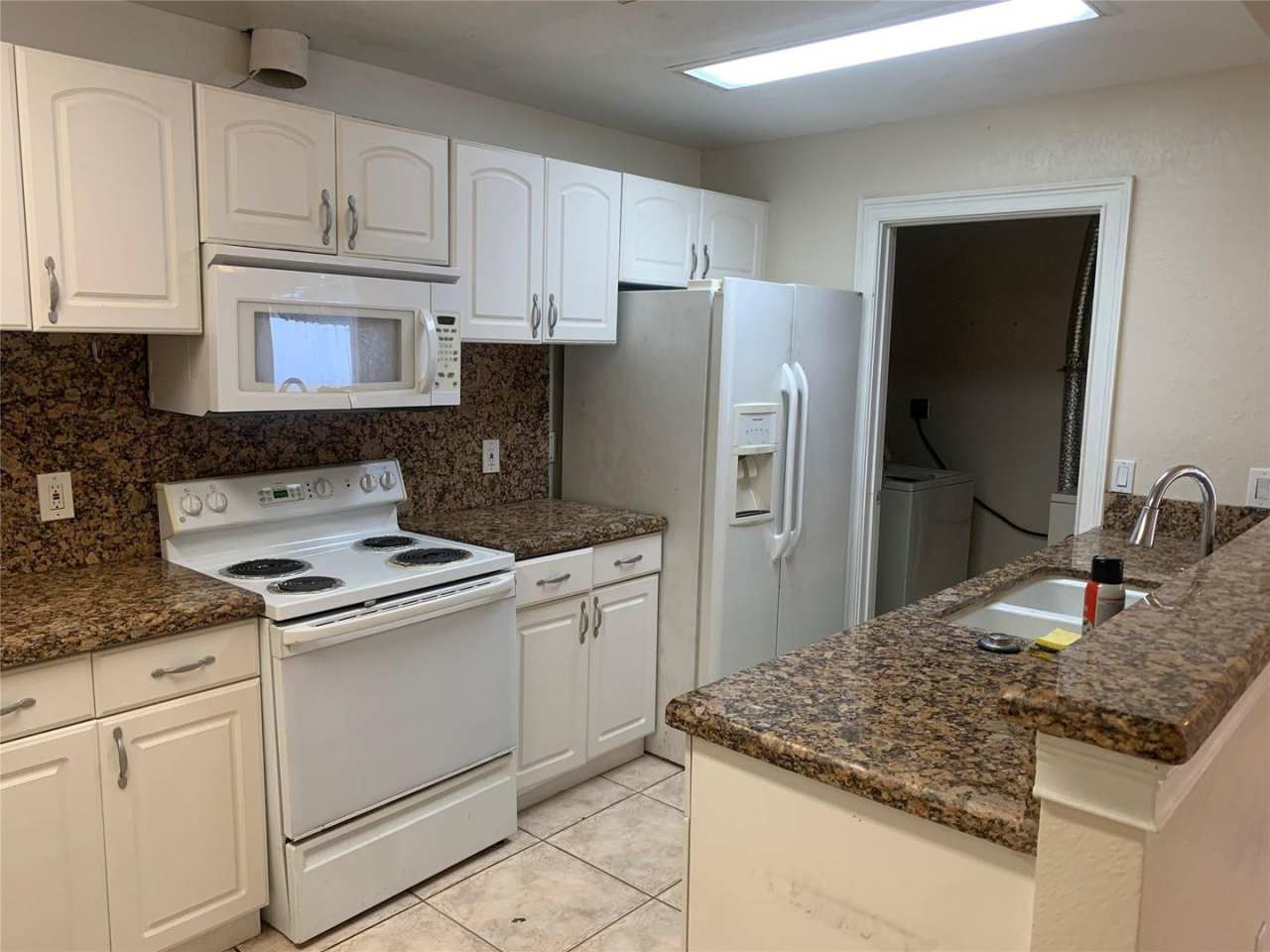 907 SW 78th Avenue, North Lauderdale, FL 33068