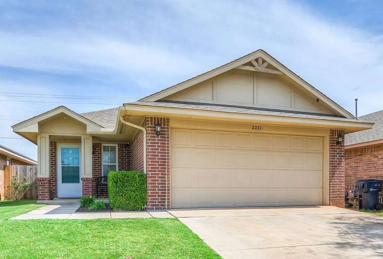 Available and Showing Now! 18-Month Lease Offer!!