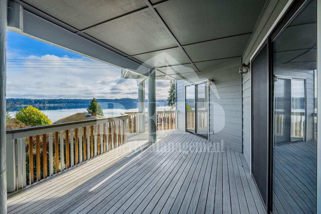 Water view 4 plex close to Silverdale and Public Transportation.