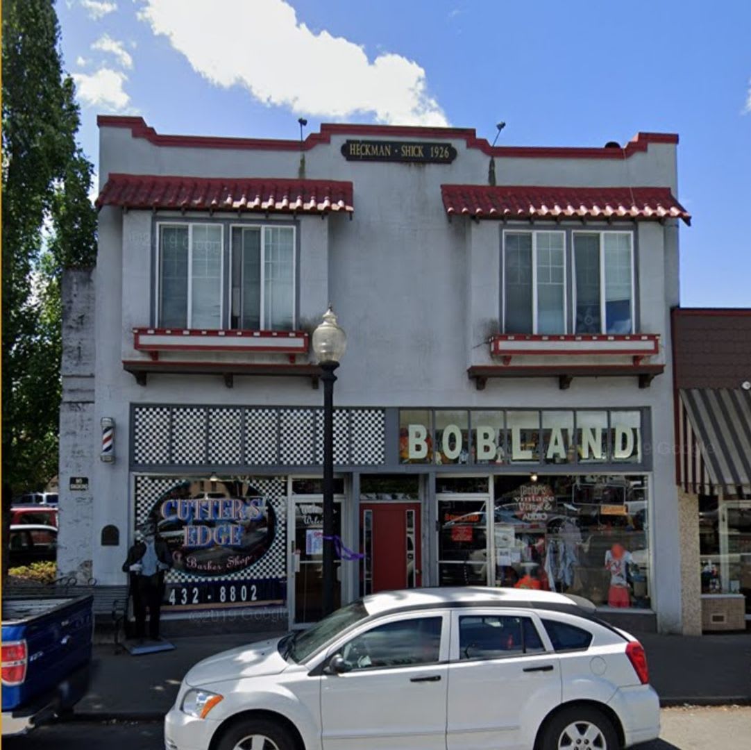 2 Bedroom up stairs apartment