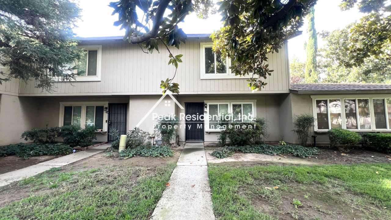 Wonderful 3bd/1.5ba Townhouse!