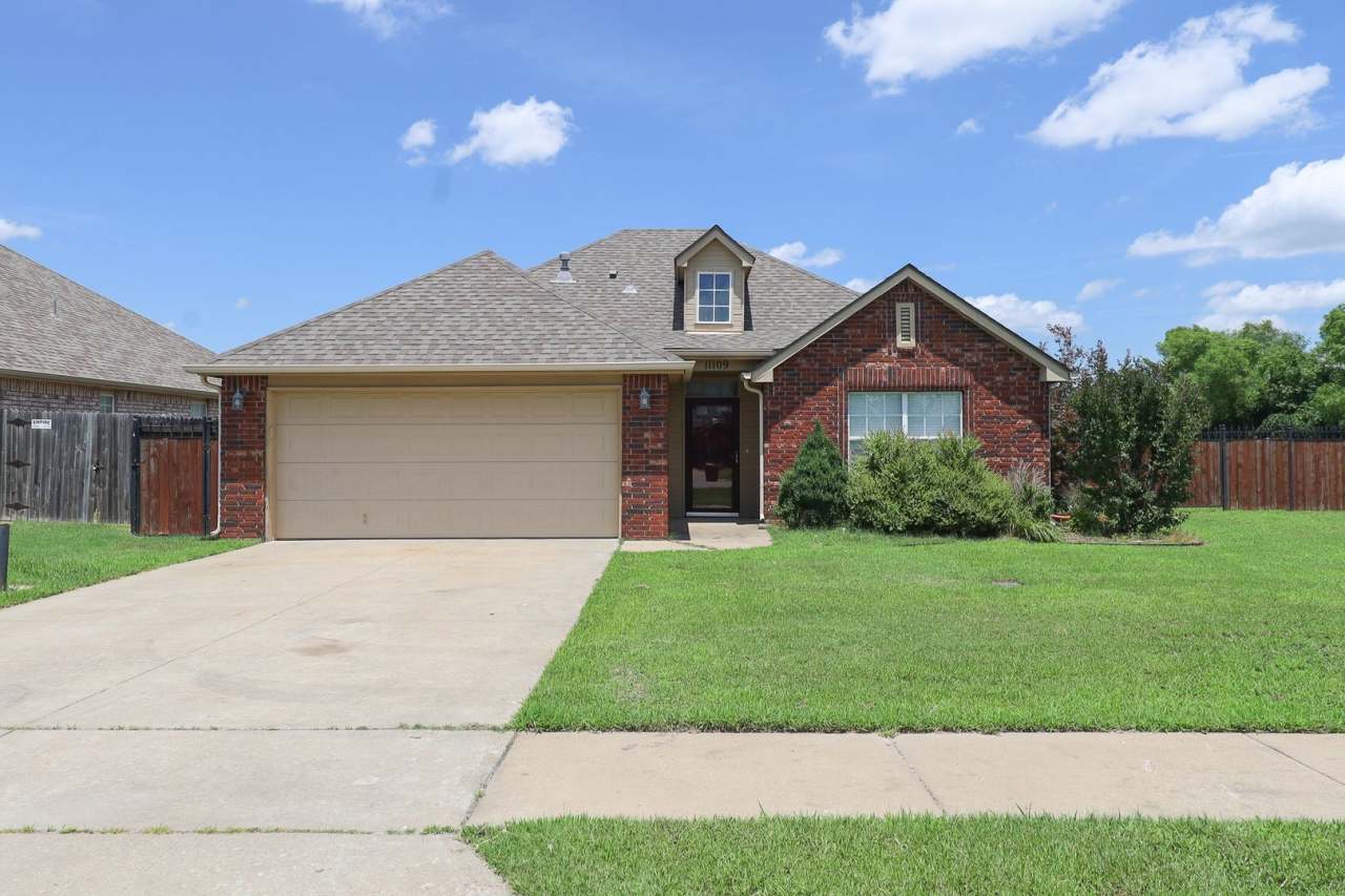 3 Bed / 2 Bath in Collinsville!