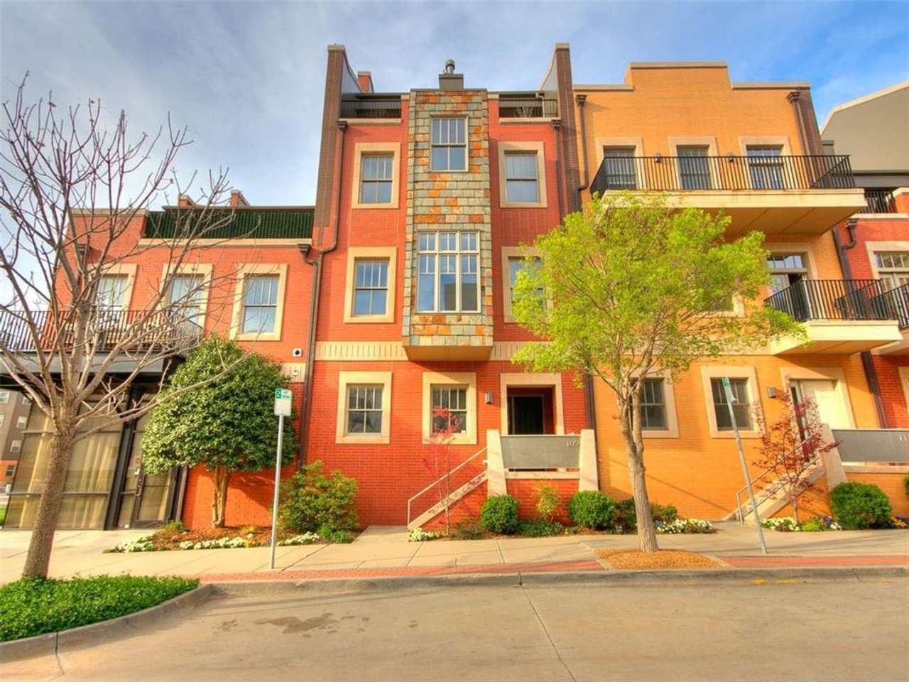 Luxury Downtown OKC Brownstone Available for Lease!