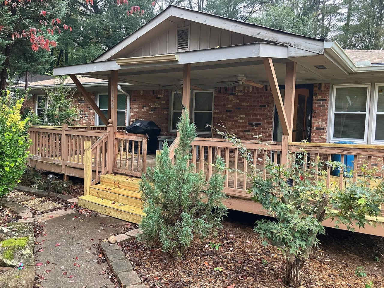 Room in 2 Bedroom Home at Vonda Ln SW