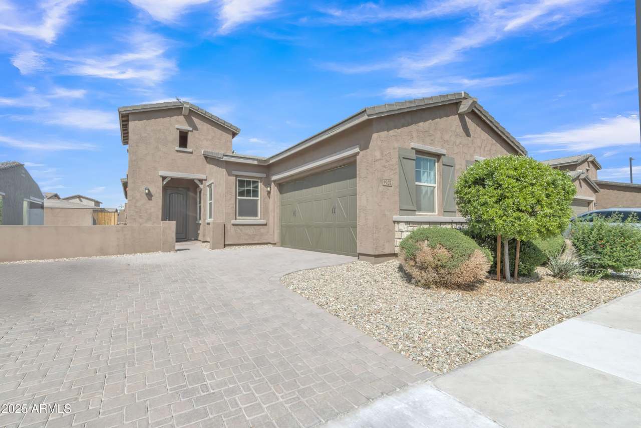 1900 N 140TH Drive
