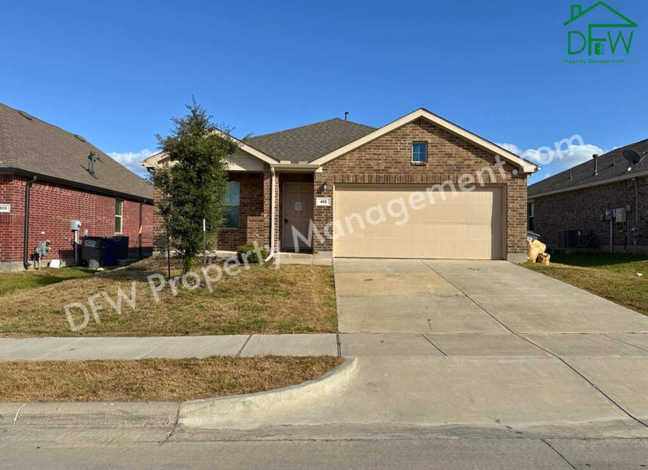 Modern 4-Bedroom Home with Island Kitchen  Spacious Backyard in Princeton!