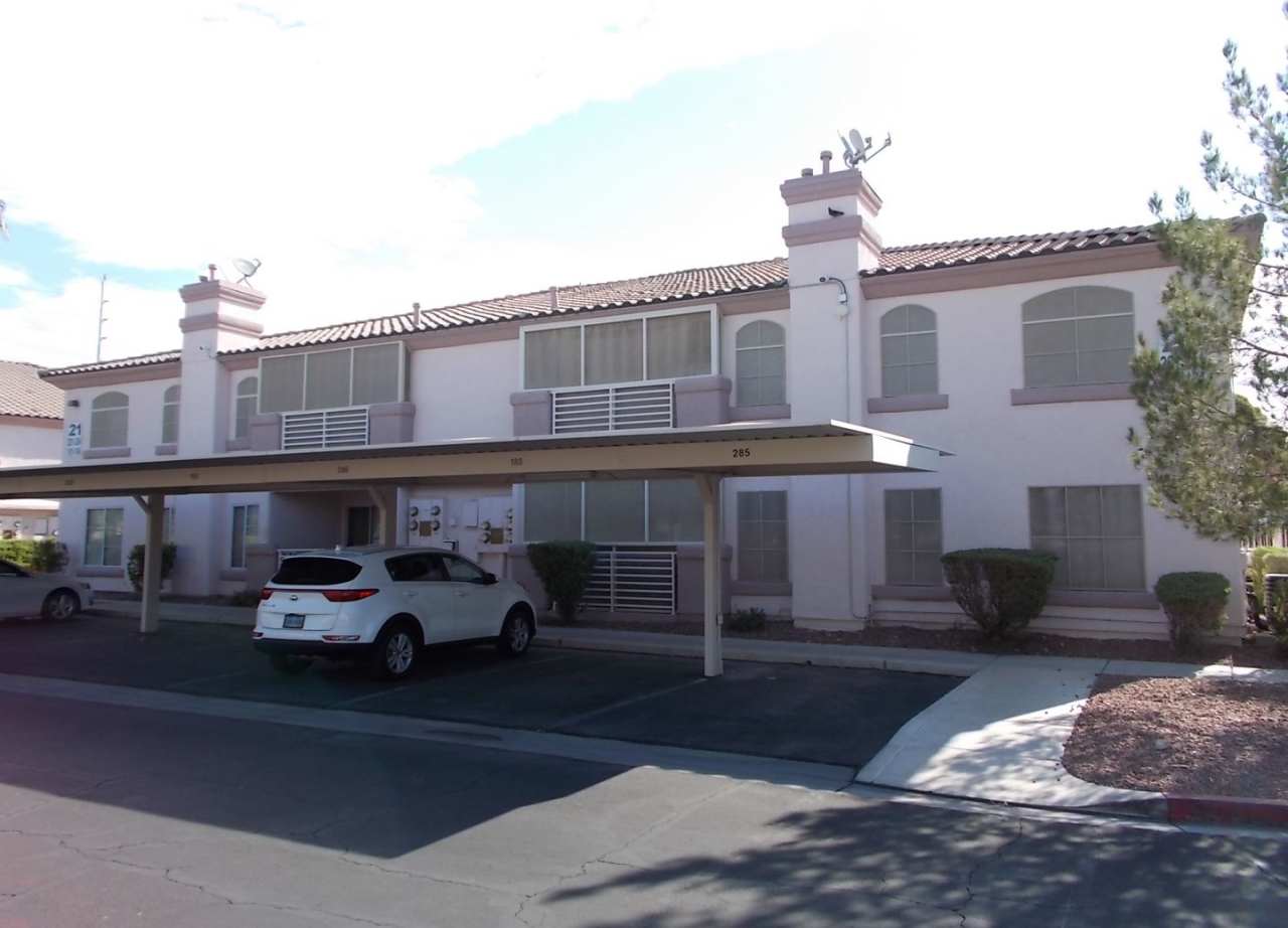 Charming 2 Bed / 2 Bath Condo with Fireplace  Balcony – Prime Location!