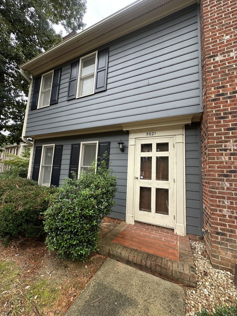 5621 Hamstead Crossing