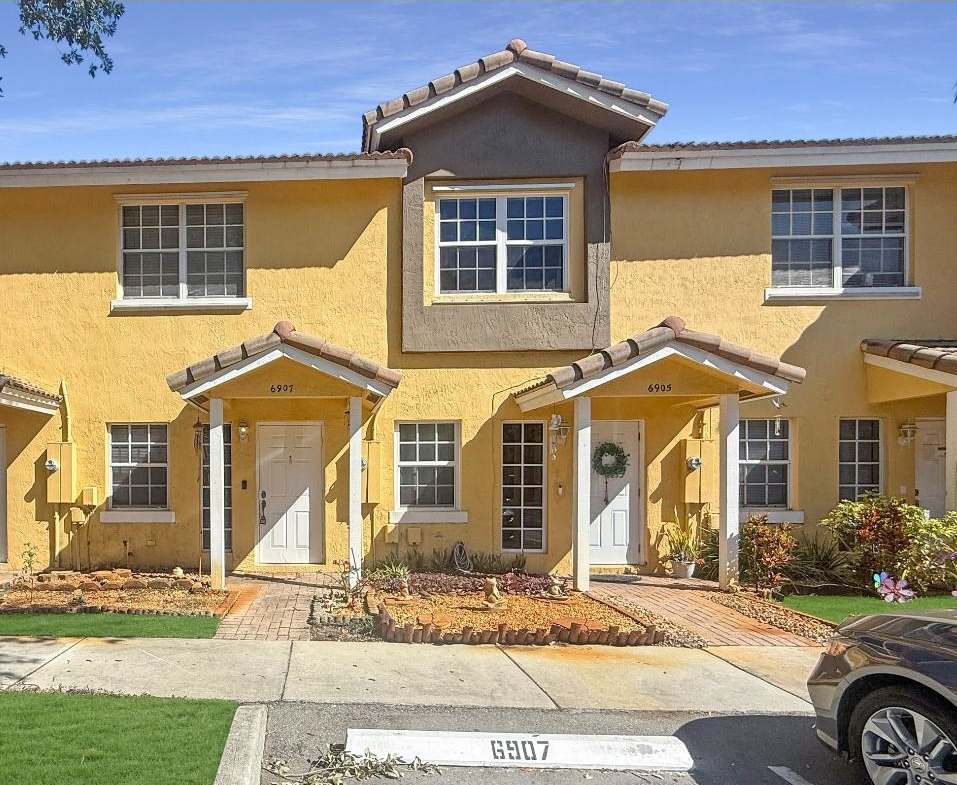 6907 Sienna Club Place