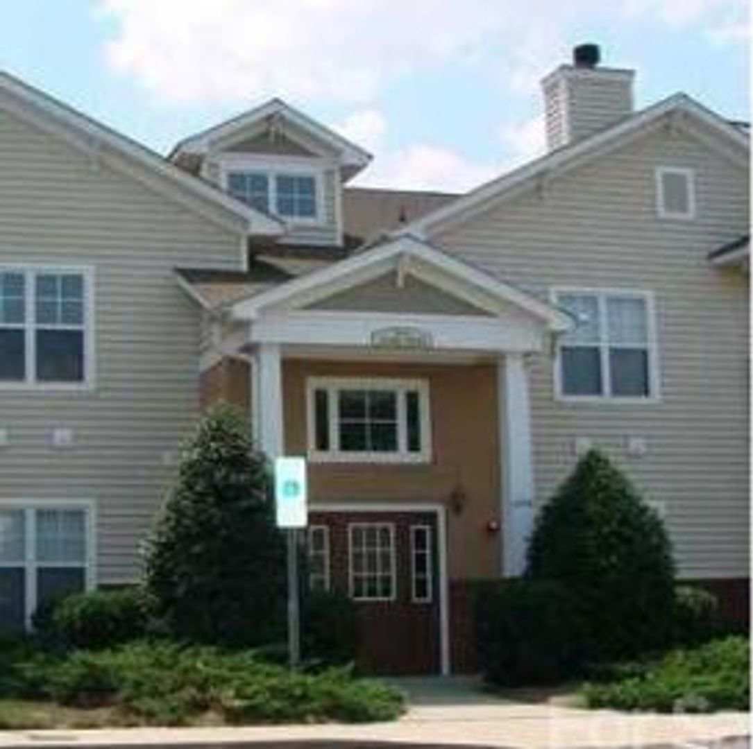 Pet-Friendly! Fantastic south charlotte location just minutes to everything!