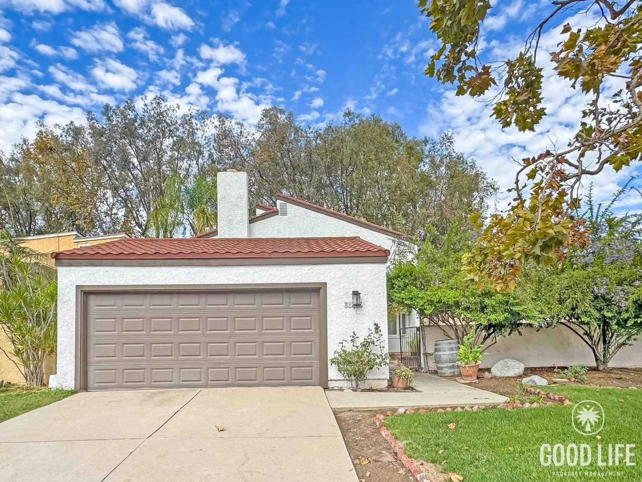 Beautiful 4Bd/2.5Ba Spacious Home in Mission Viejo w/Large Front  Back Yard!
