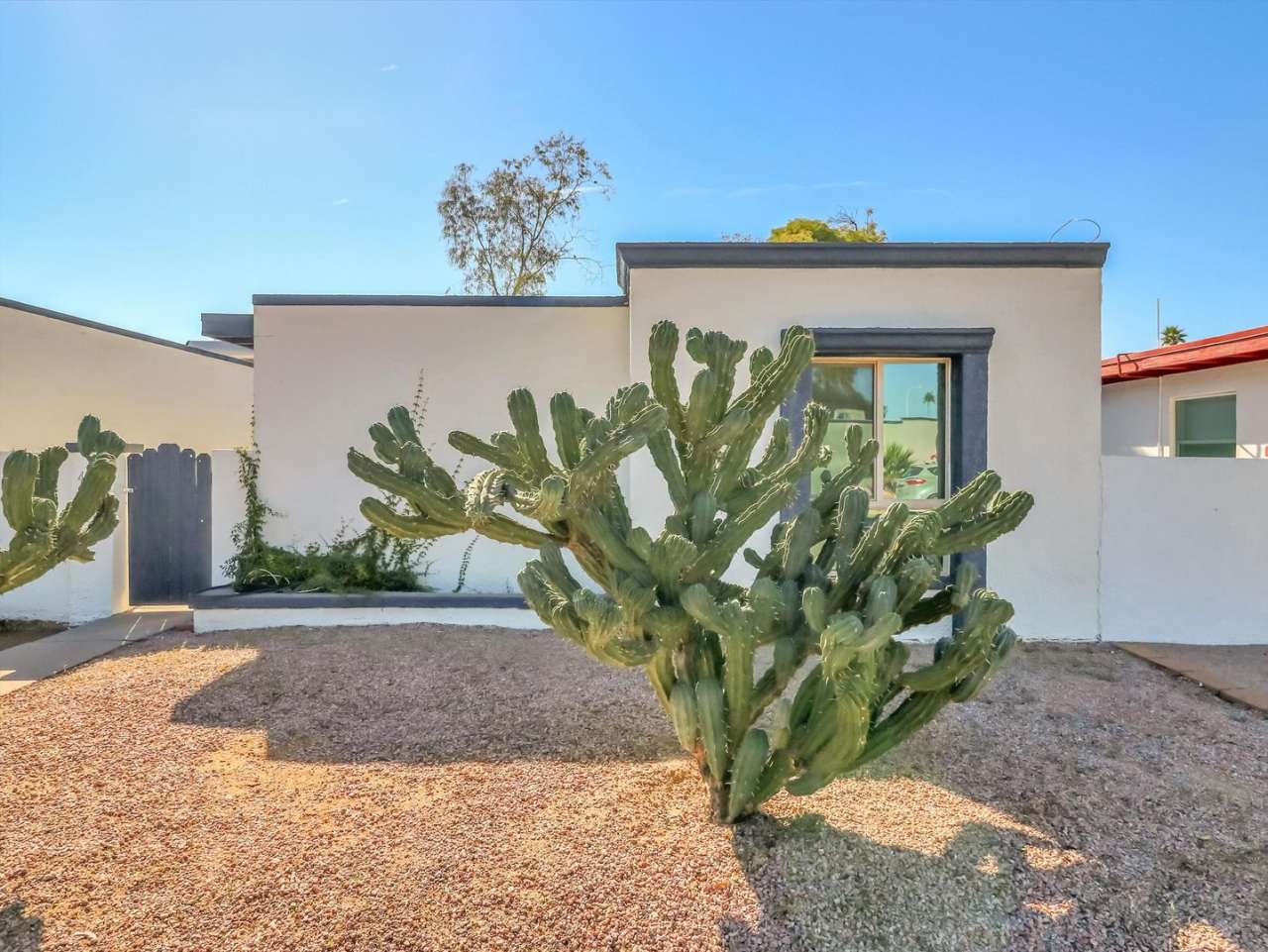 $1,825 for Lease, Two Bedroom-1 Bath Remodeled Single Family home With 2 Car Garage  Private Yard in the Heart of Tempe off Southern  Kyrene 85282!