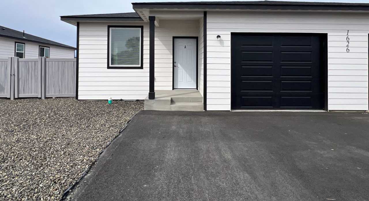 Beautiful New Construction Duplex