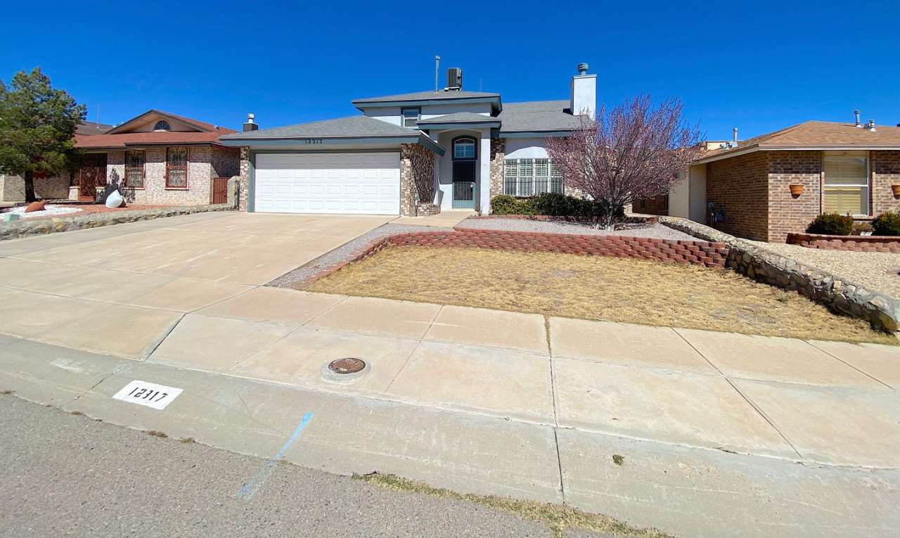 East El Paso 3 bed Refrig A/C with Bonus Loft!