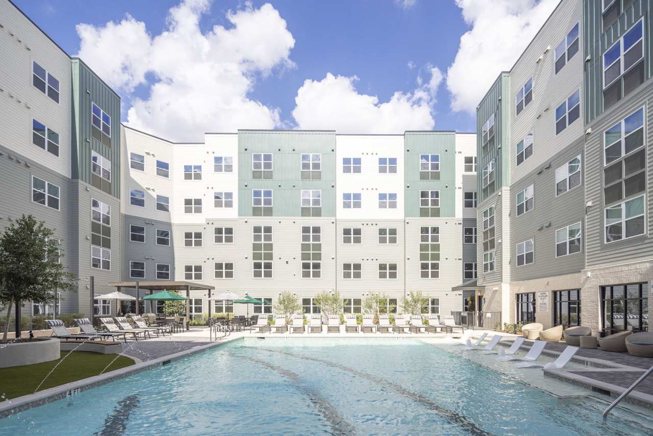 Broadstone Garden Oaks