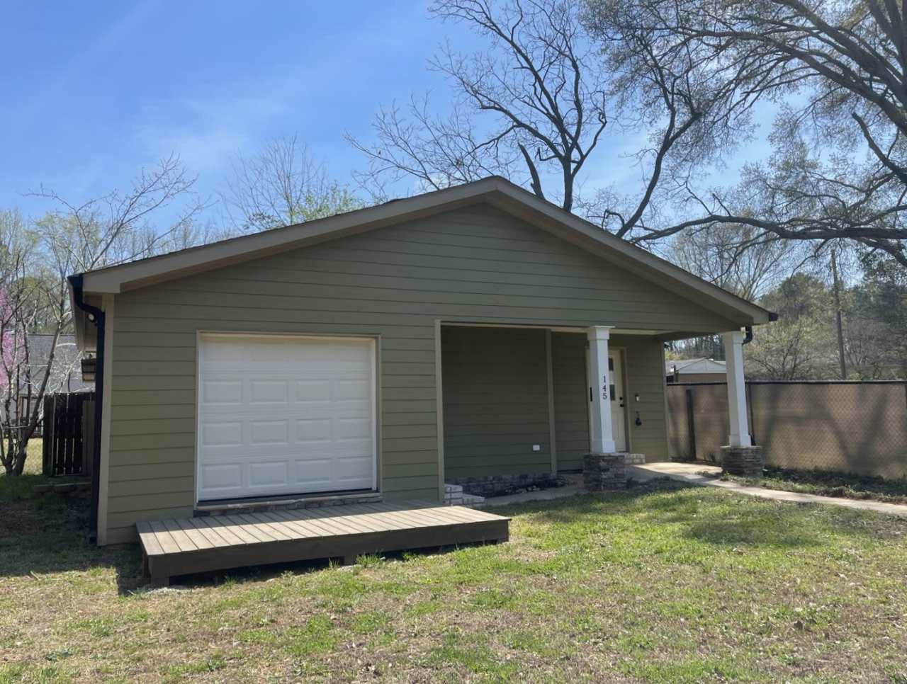 SPACIOUS COTTAGE FOR LEASE - Pre-Leasing August 2026!