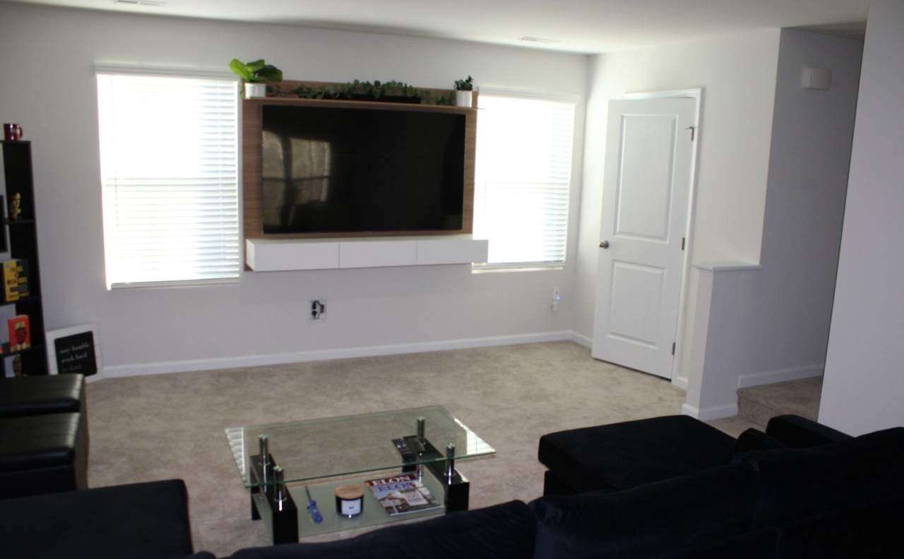 Room in 3 Bedroom Townhome at Cutwater Cir