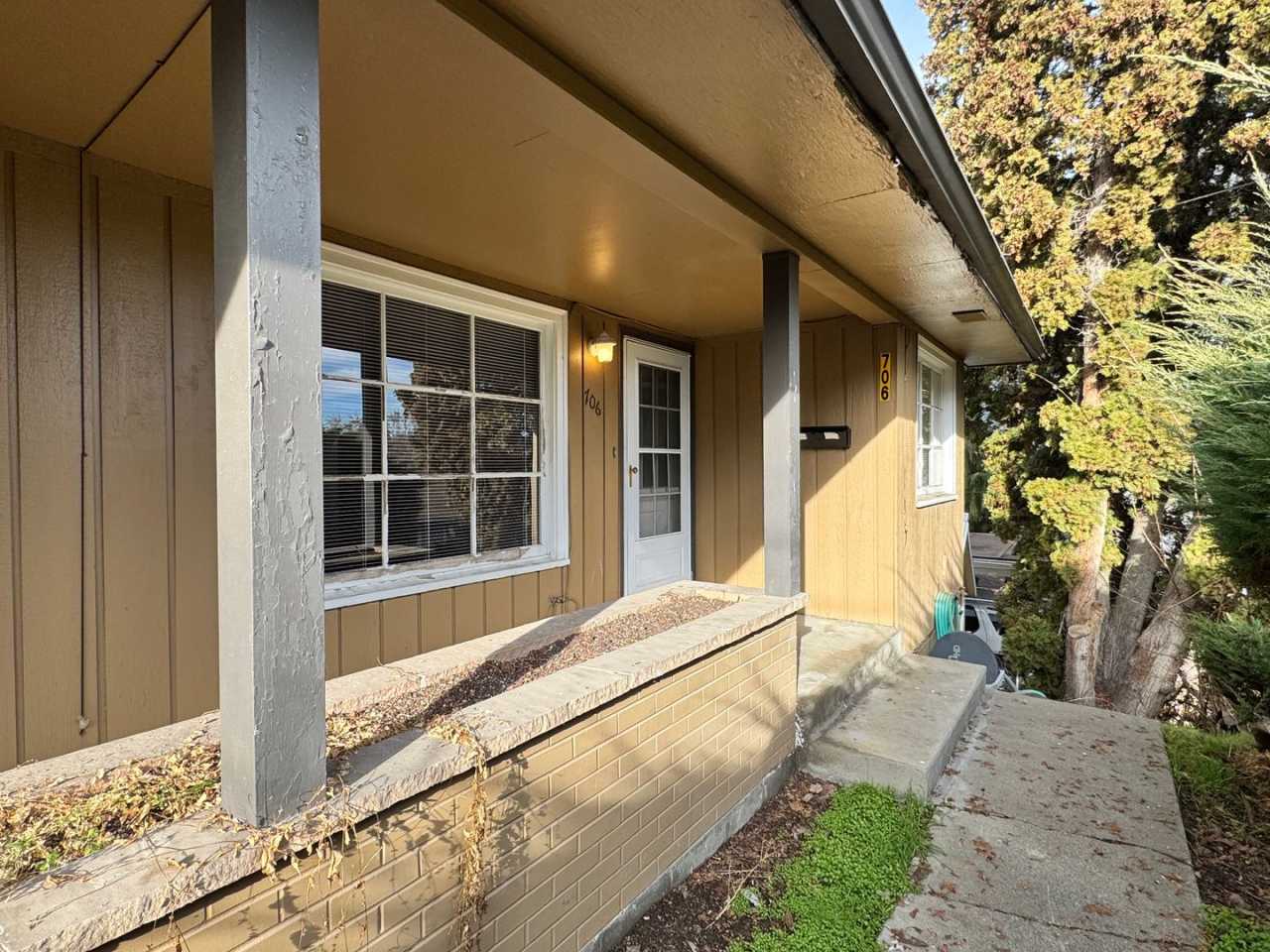 Near Franklin Park 2 br 1ba, stacked washer/dryer included.