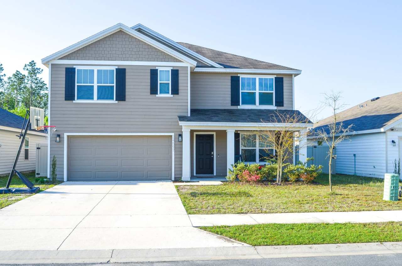 5 Bedroom 3 Bath in Avalon Woods in Newberry