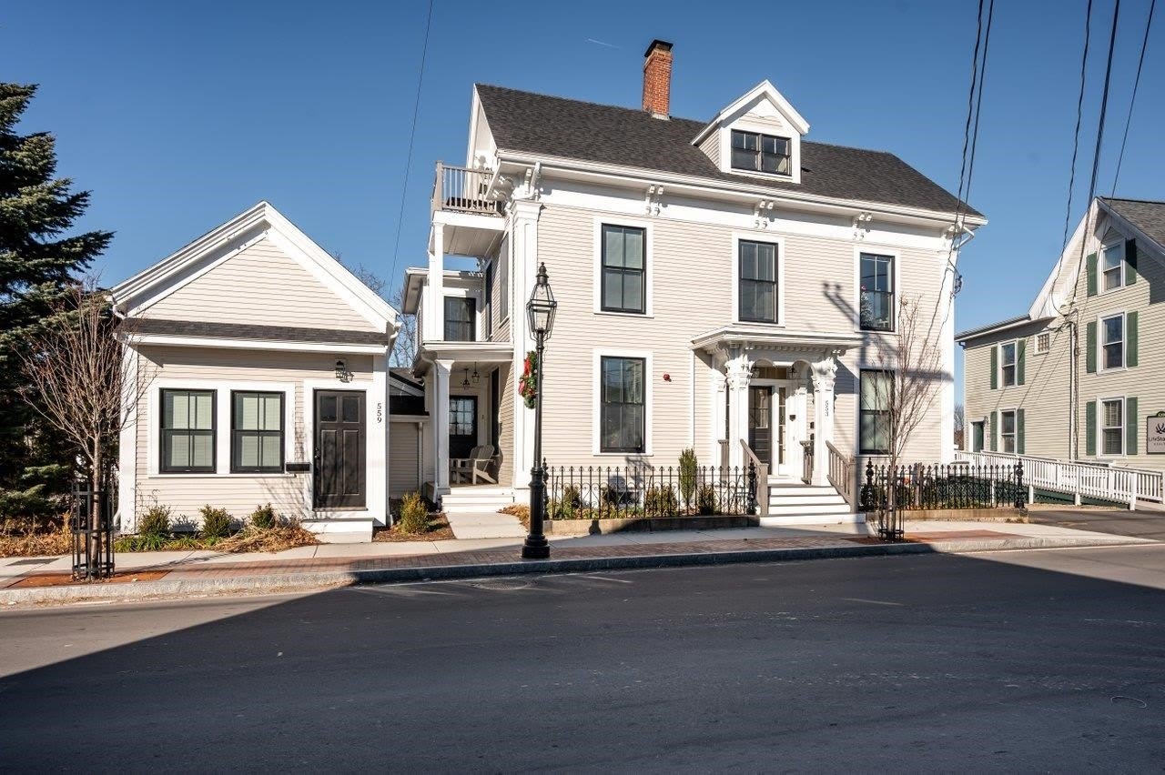 553 Islington Street