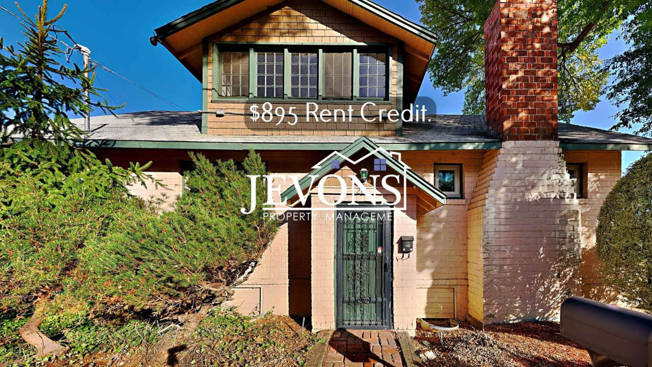 $895 Rent Credit - Charming 3-bedroom home with washer and dryer, an equipped kitchen, and nearby access to dining, shopping, and entertainment options