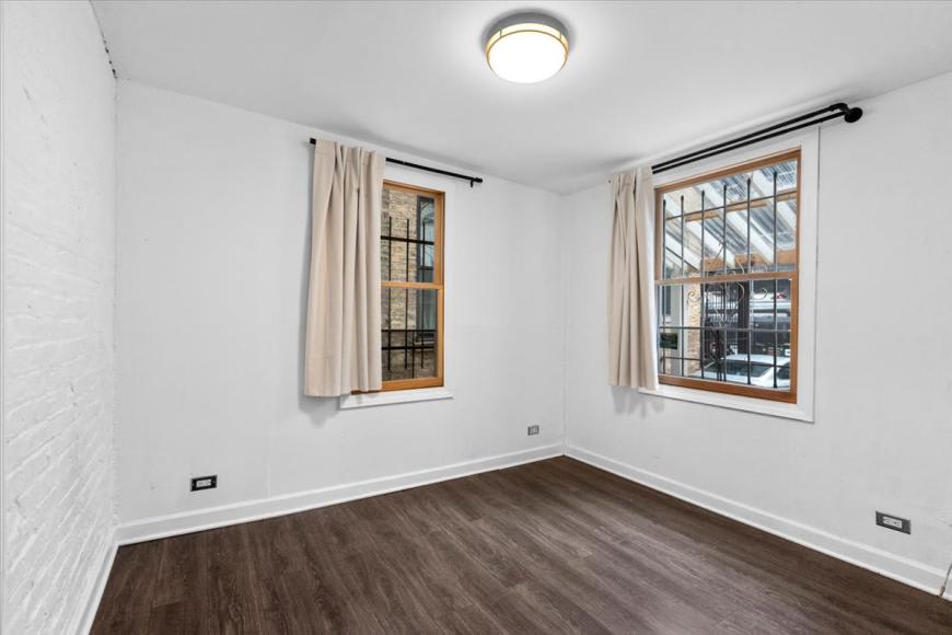 14 W Chestnut Street