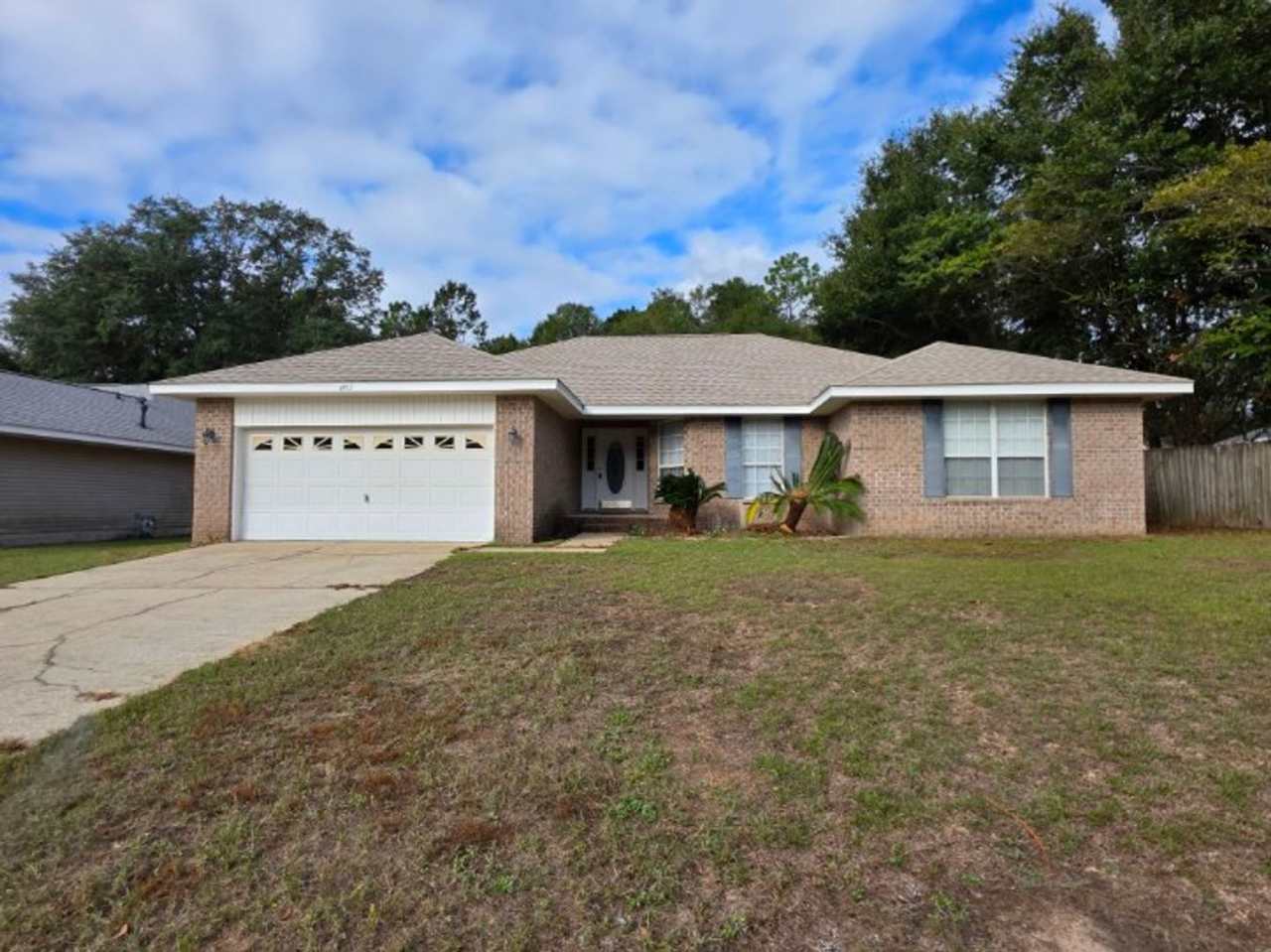 3BR/2BA with no carpet and close to Whiting Field