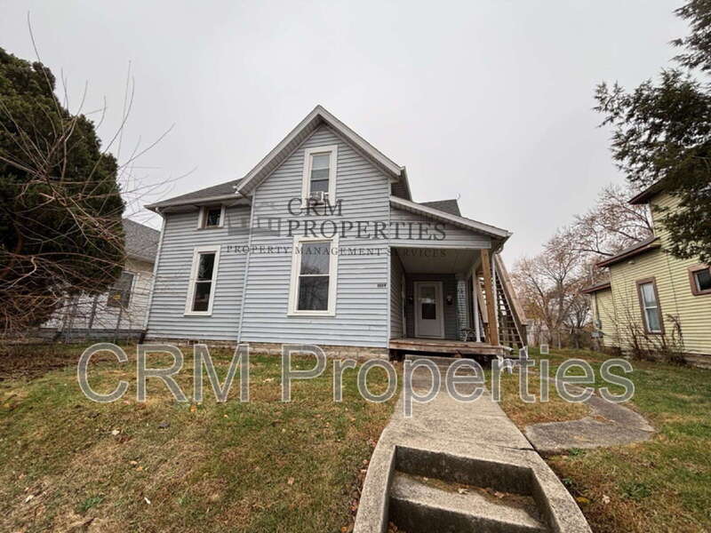 1039 S Washington St