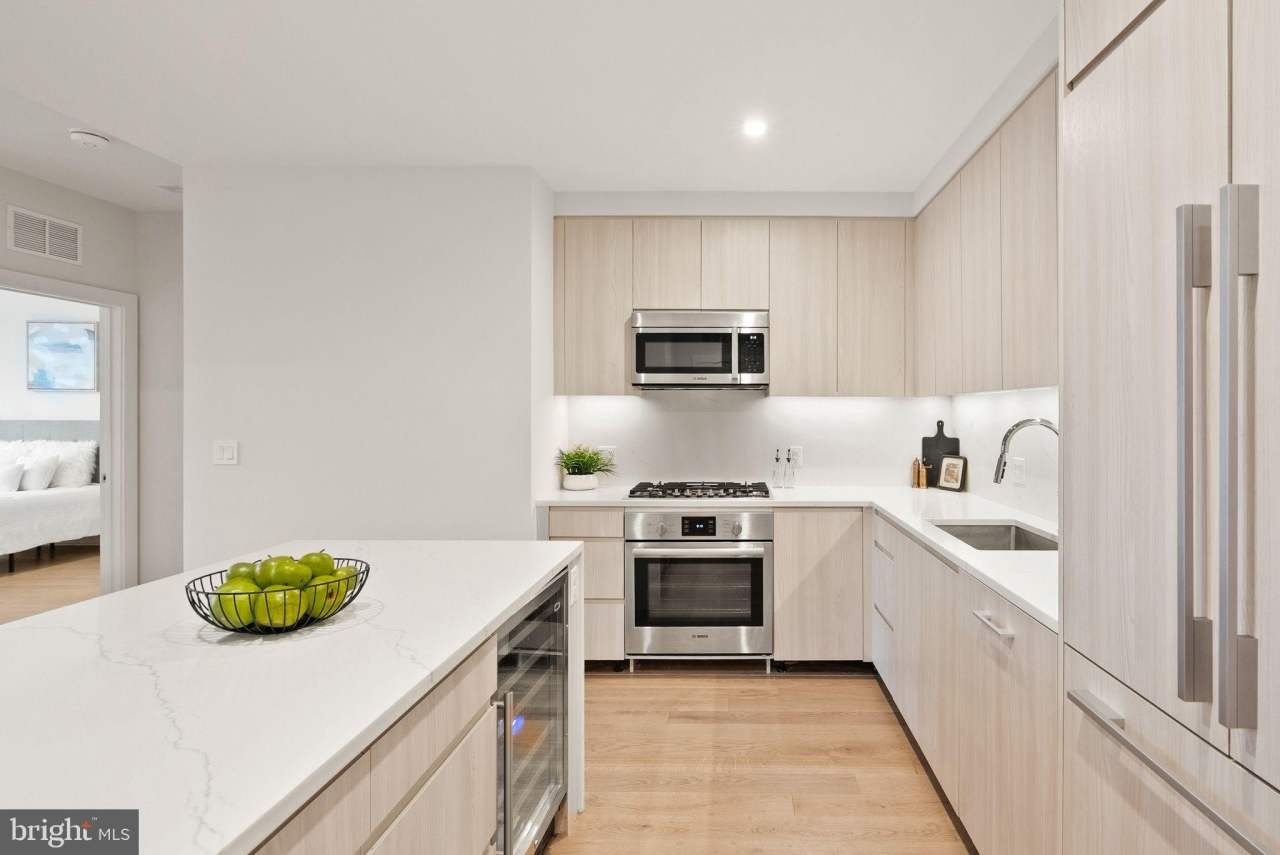 701 SWANN Avenue unit: 103