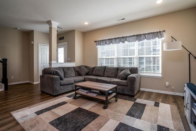 1075 East 115th Lane