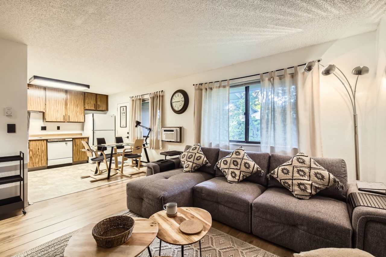 Mission Hills One Bed Condo For Rent! Central Fort Collins!