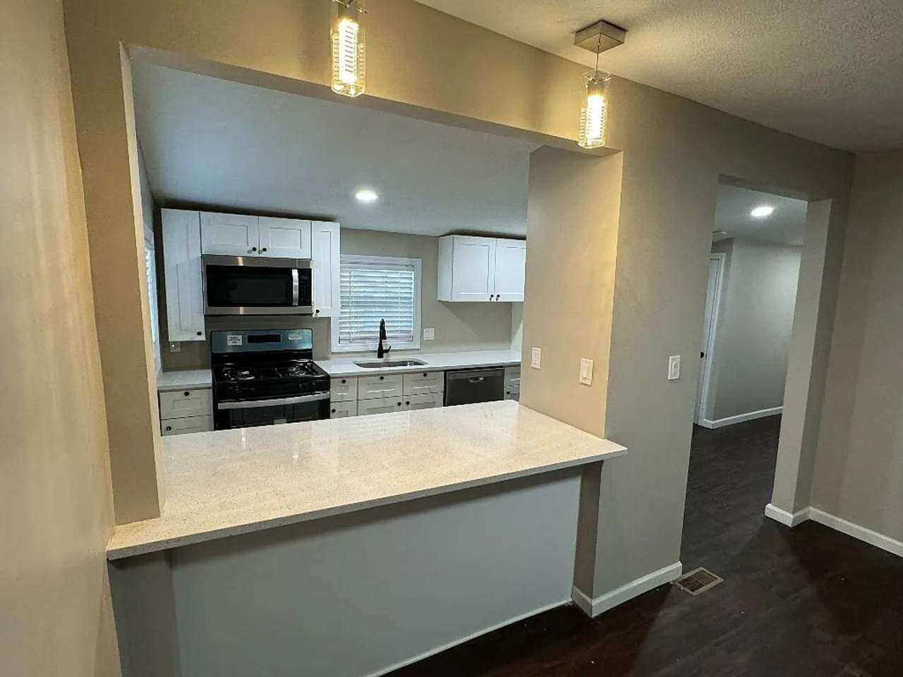 Charming 3 Bedroom 1 Bath Single Family Home in Bon Air