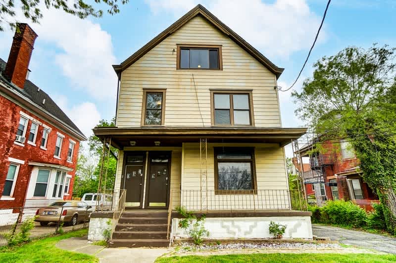 1840 Brewster Avenue