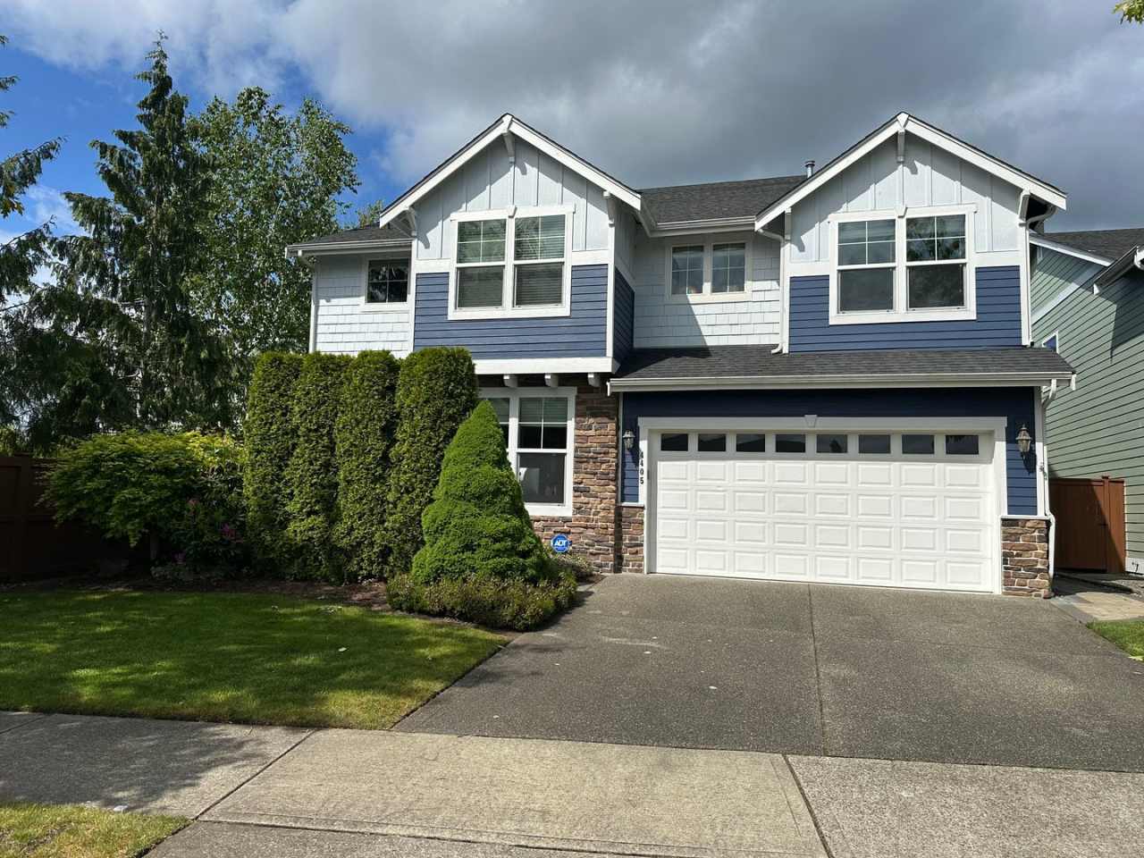 4405 Cashmere Dr. NE - Edgewater