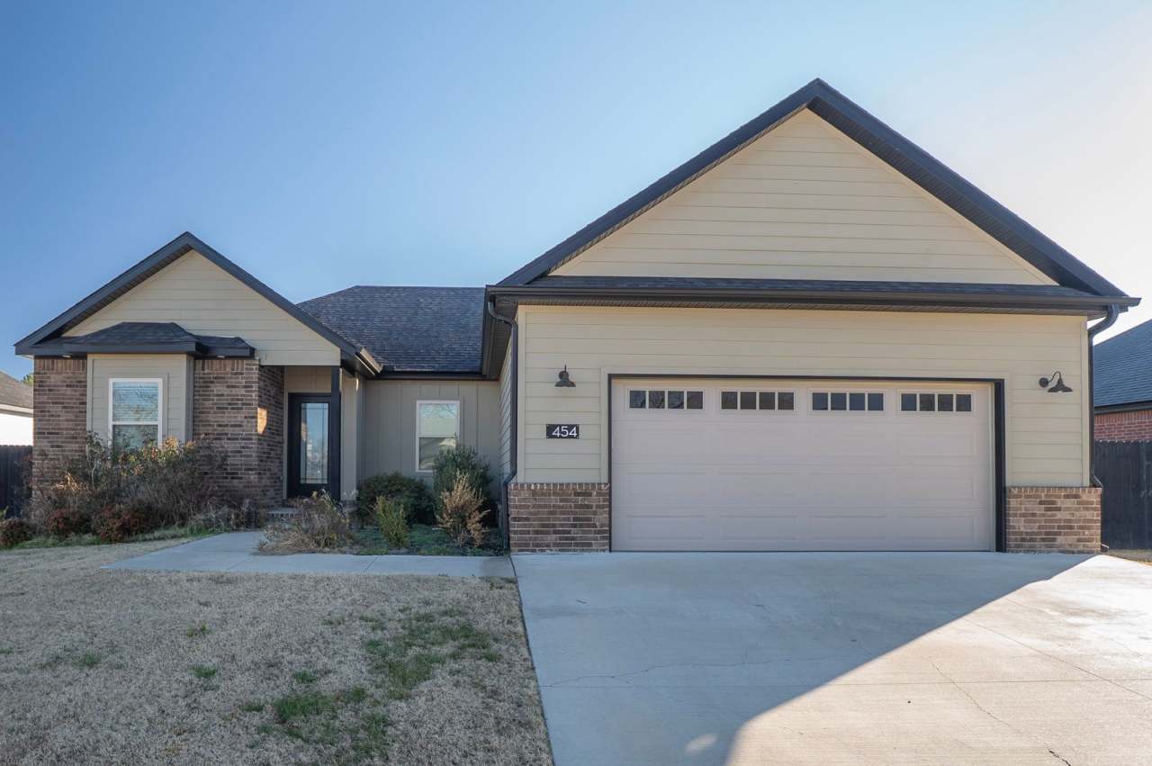 3 Bed/2 BA Rental in Farmington!