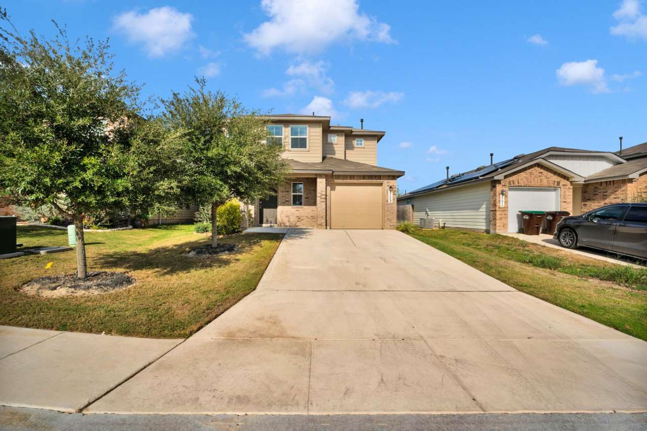 Spacious 3 Bed 2.5 Bath Home In Redbird Ranch!