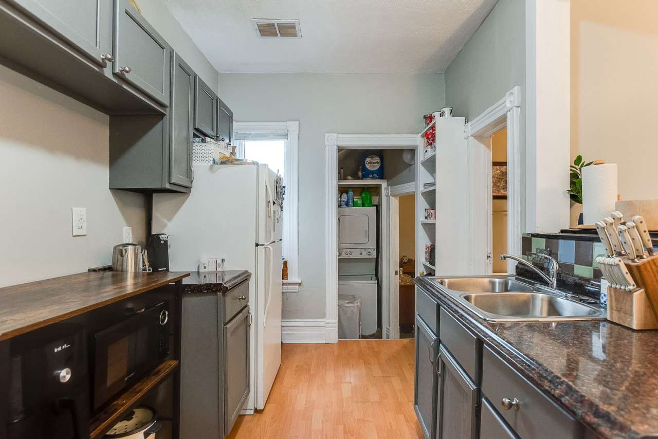 138 Isabel Street West